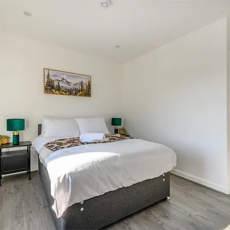 11f2 Captivating & Luxurious Apartment Bradford (West Yorkshire)