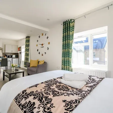 11f2 Captivating & Luxurious *