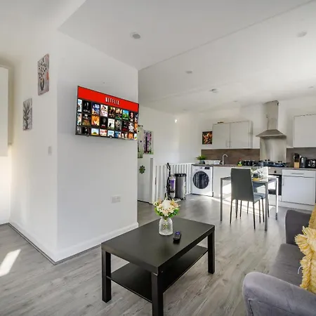 Daire 11f2 Captivating & Luxurious Bradford (West Yorkshire)